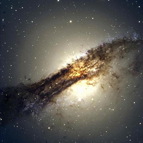 galaxiecentaurusa.jpg