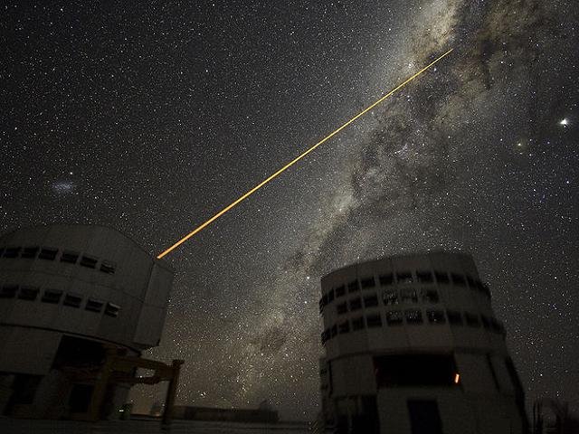 laserstrahlinrichtunggalaktischeszentrum.jpg